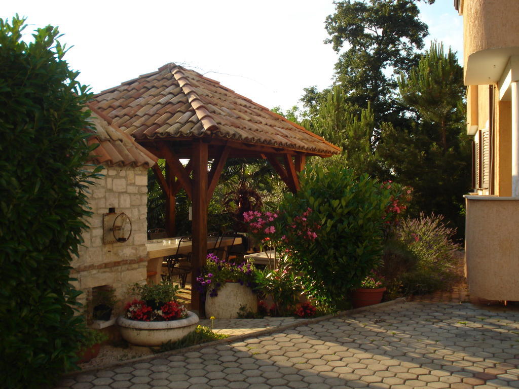 אומאג Apartments Krizine מראה חיצוני תמונה